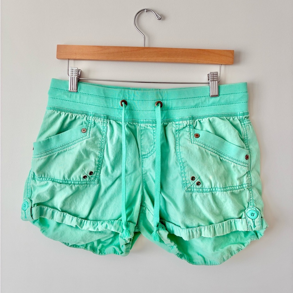 Maurices Mint Green Cargo Shorts Women’s Size M